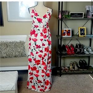 Gianni Bini NWT Poppy Floral Maxi Dress